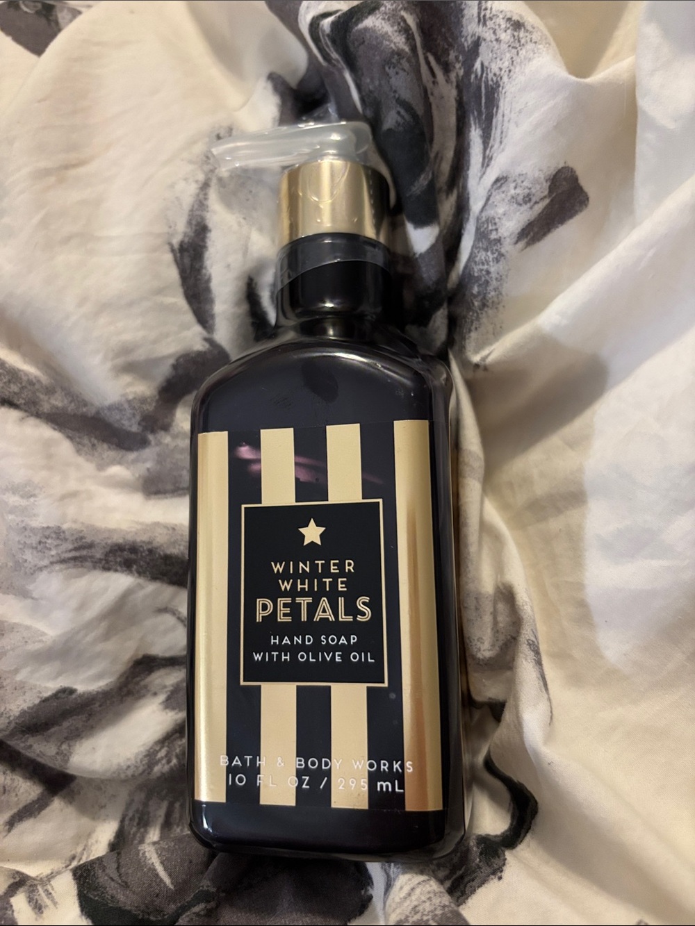 Bath & Body Works Black & Gold Winter White Petals Hand Soap discontinued